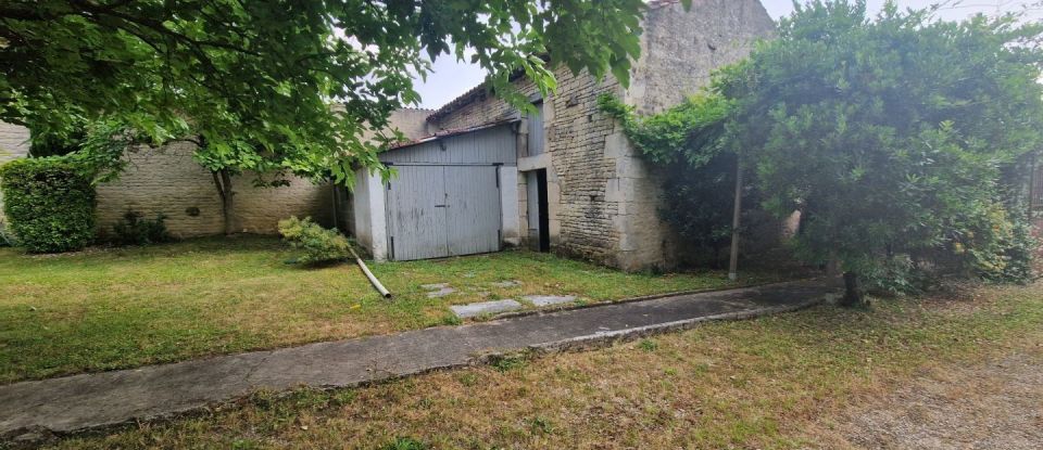 House 6 rooms of 120 m² in Courcôme (16240)