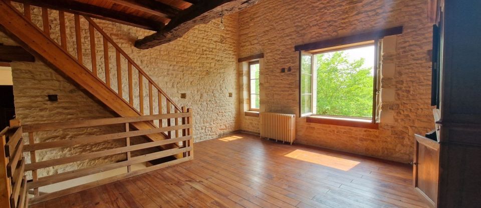House 6 rooms of 120 m² in Courcôme (16240)
