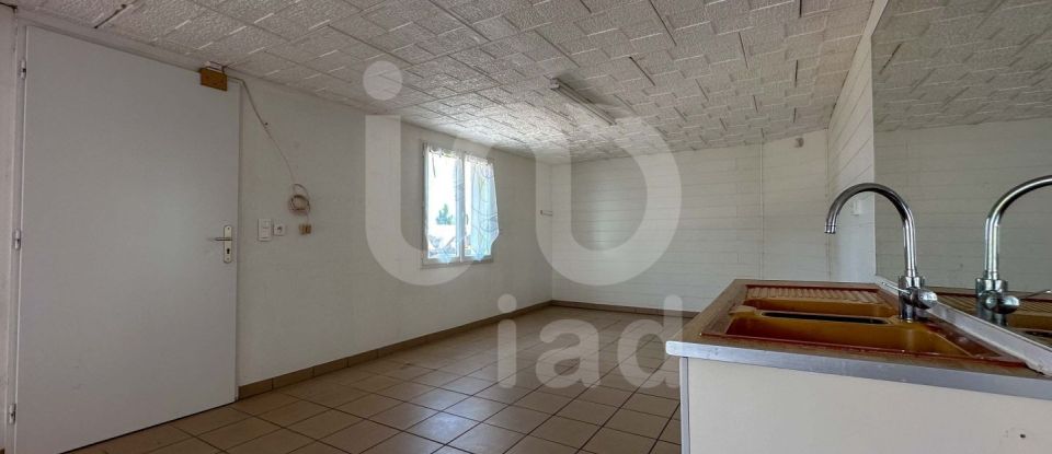 House 6 rooms of 172 m² in Domérat (03410)