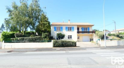 Maison 5 pièces de 111 m² à Châtillon-sur-Thouet (79200)