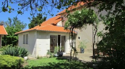 House 11 rooms of 265 m² in Quinçay (86190)