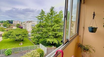 Apartment 5 rooms of 92 m² in Pau (64000)