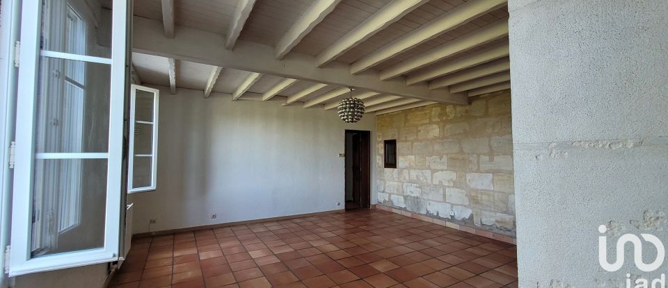 House 5 rooms of 122 m² in Bourg (33710)
