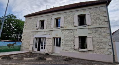 House 6 rooms of 142 m² in Naintré (86530)