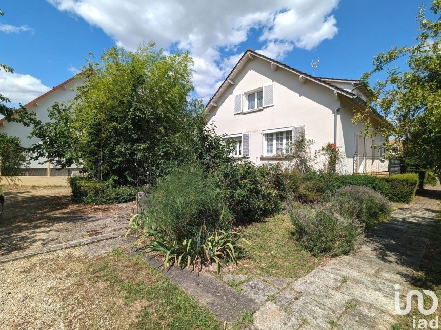 House 6 rooms of 157 m² in Appoigny (89380)