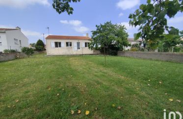 House 4 rooms of 70 m² in Grosbreuil (85440)