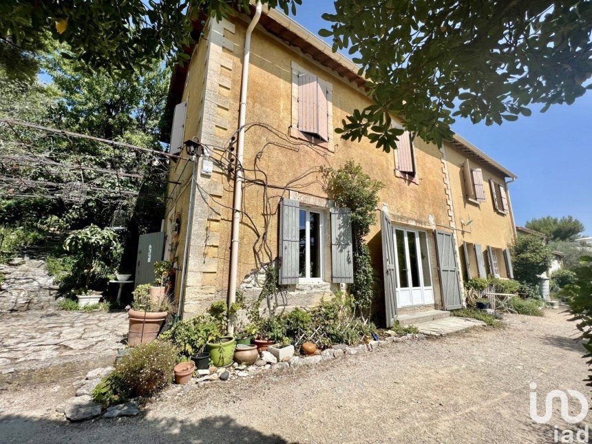 Maison 5 pièces de 230 m² à Villeneuve-lès-Avignon (30400)