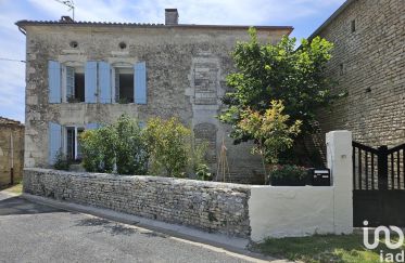 House 5 rooms of 136 m² in Saint-Cybardeaux (16170)