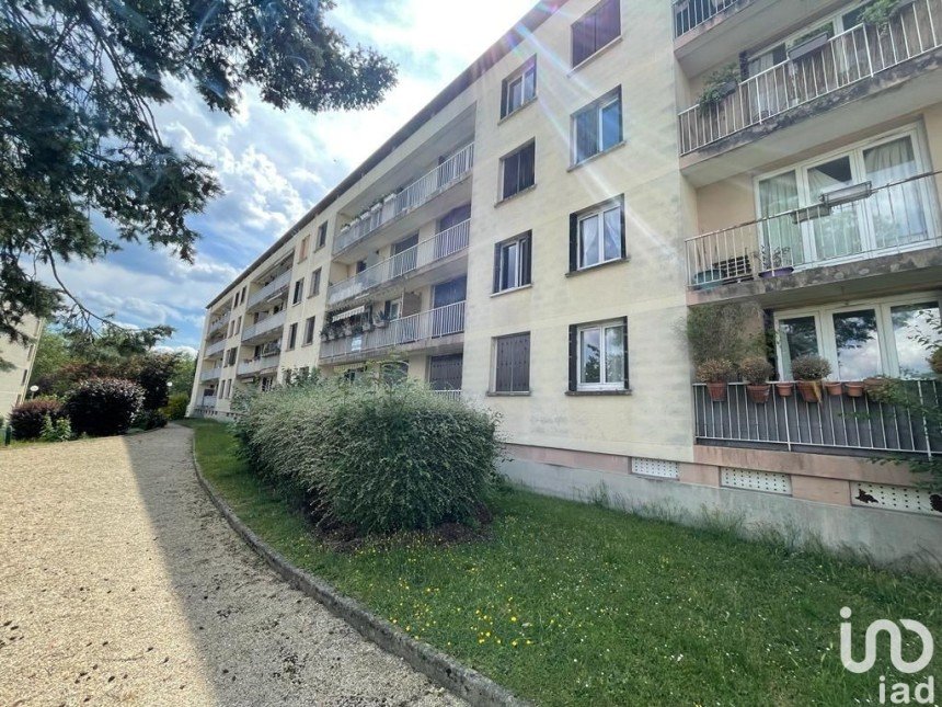 Apartment 3 rooms of 55 m² in Domont (95330)