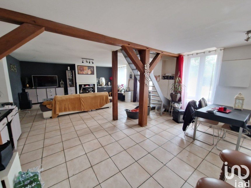 Maison de village 3 pièces de 113 m² à Chevillon-sur-Huillard (45700)
