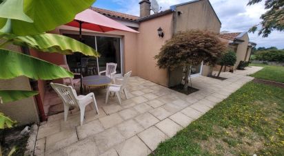 House 7 rooms of 155 m² in Pompaire (79200)