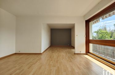 Apartment 3 rooms of 62 m² in Ris-Orangis (91130)