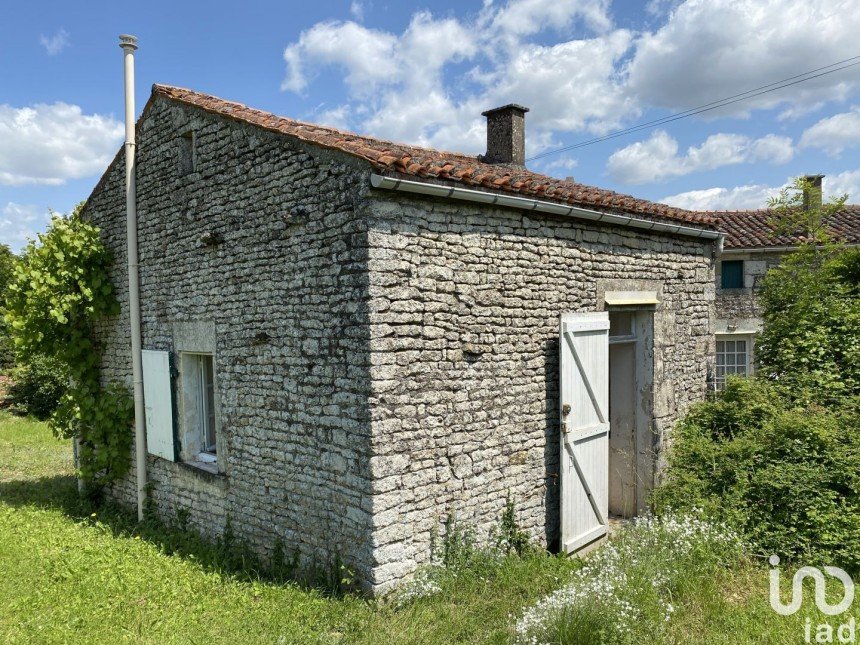 Maison de campagne 1 pièce de 27 m² à Xanton-Chassenon (85240)