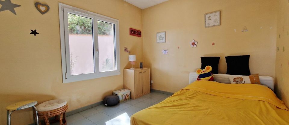 House 6 rooms of 111 m² in Laudun-l'Ardoise (30290)