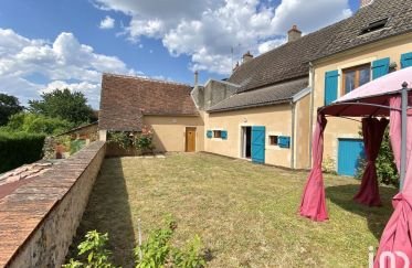 House 4 rooms of 90 m² in Ainay-le-Château (03360)