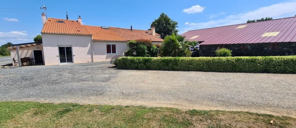 House 5 rooms of 130 m² in Les Brouzils (85260)