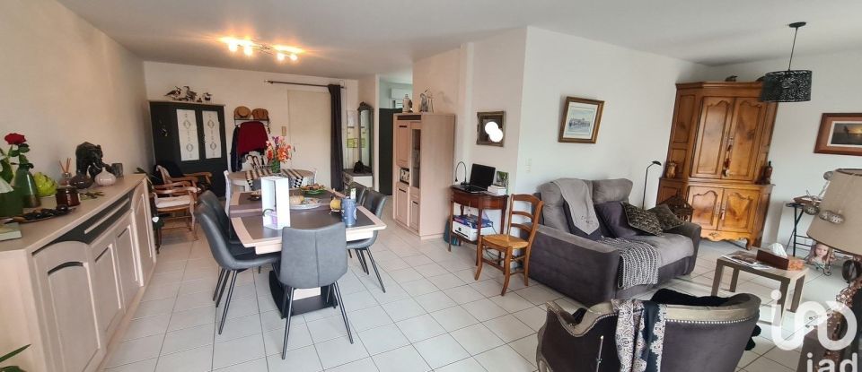 Apartment 4 rooms of 113 m² in Saintes (17100)