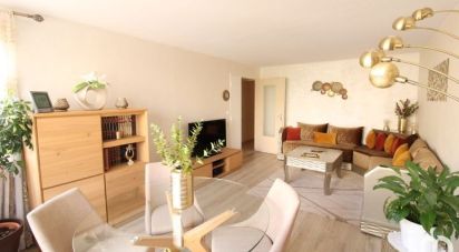 Appartement 4 pièces de 82 m² à Les Ulis (91940)