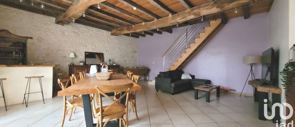 House 7 rooms of 217 m² in Paillé (17470)