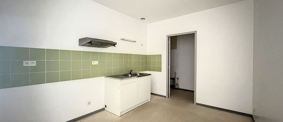 Apartment 4 rooms of 93 m² in Saint-Affrique (12400)