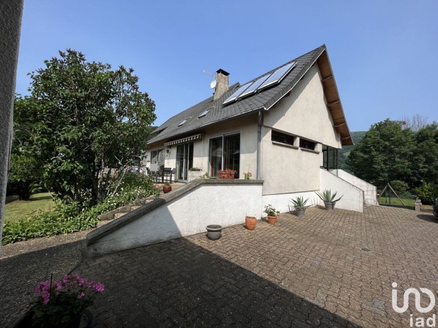 House 8 rooms of 175 m² in Mont-Dore (63240)