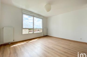 Apartment 1 room of 29 m² in Cergy (95000)