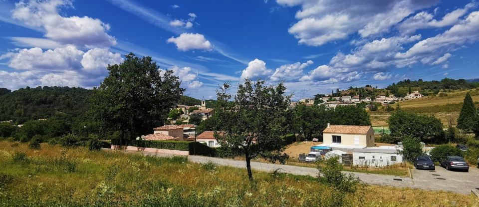 Land of 958 m² in Roumoules (04500)