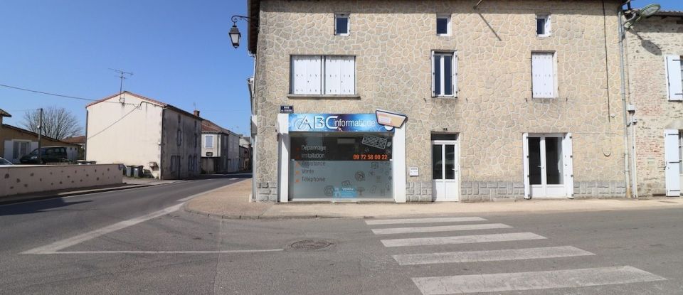 Retail property of 35 m² in Secondigny (79130)