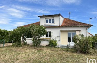 House 7 rooms of 109 m² in Le Pin (03130)
