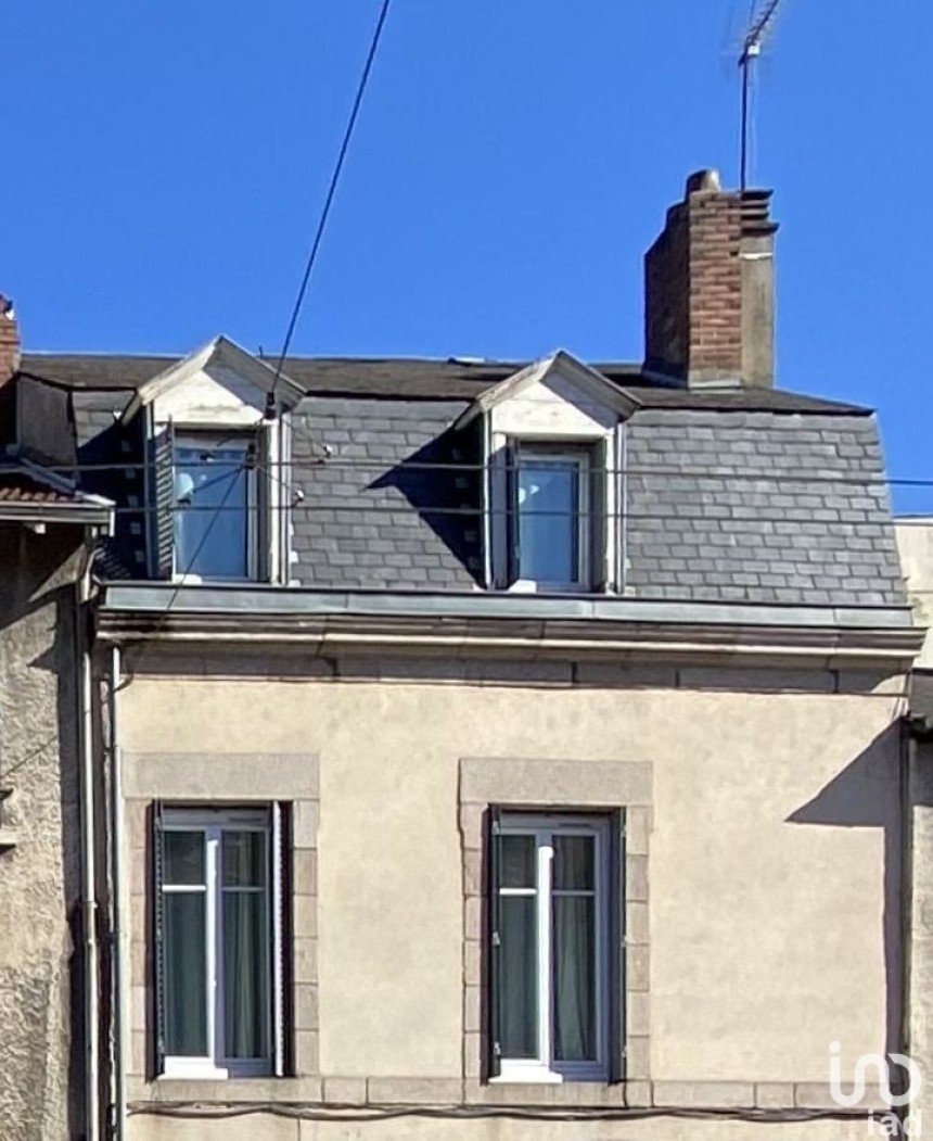 Building in Limoges (87000) of 162 m²