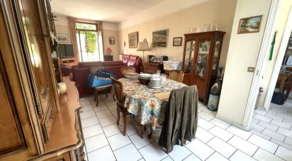 House 6 rooms of 117 m² in L'Haÿ-les-Roses (94240)