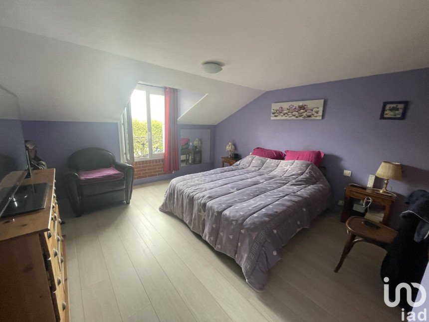 House 6 rooms of 117 m² in L'Haÿ-les-Roses (94240)