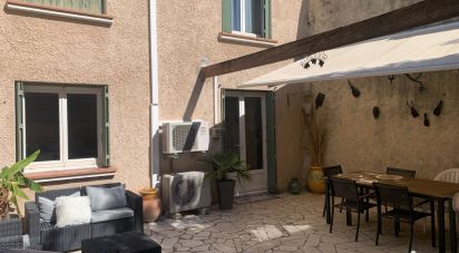 House 6 rooms of 172 m² in Cuers (83390)