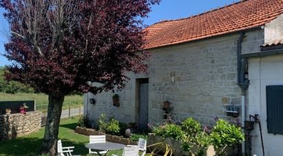 House 6 rooms of 160 m² in Les Essards (17250)