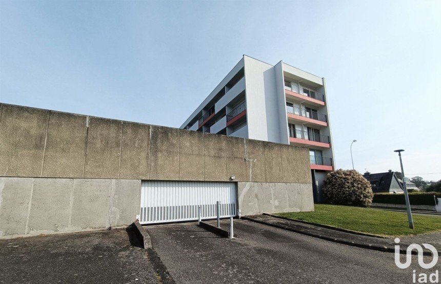 Parking of 13 m² in Lorient (56100)