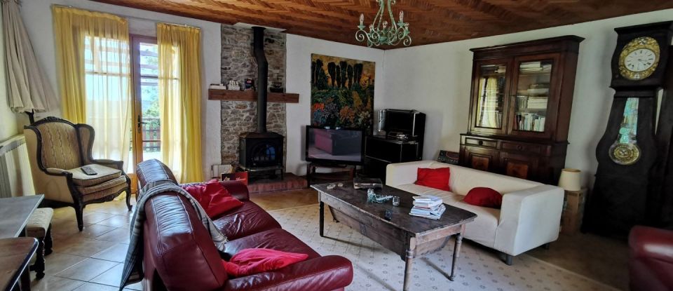 House 6 rooms of 233 m² in Curvalle (81250)