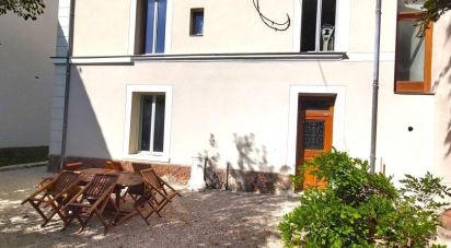 House 8 rooms of 240 m² in Viry-Châtillon (91170)