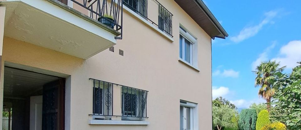 Maison 7 pièces de 137 m² à Lourdes (65100)