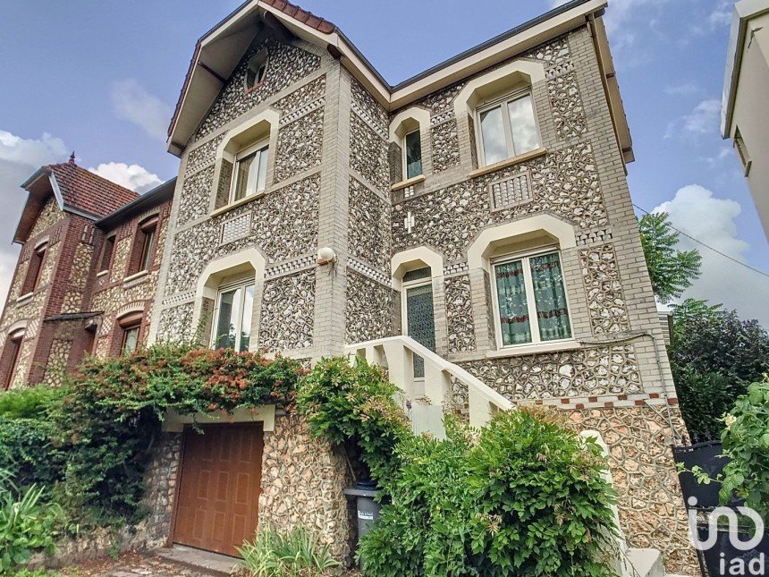 Maison 7 pièces de 102 m² à Le Grand-Quevilly (76120)