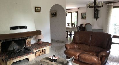 House 7 rooms of 180 m² in Saint-Ismier (38330)