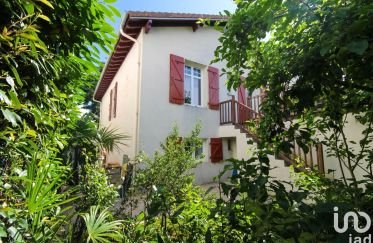House 6 rooms of 134 m² in Pau (64000)