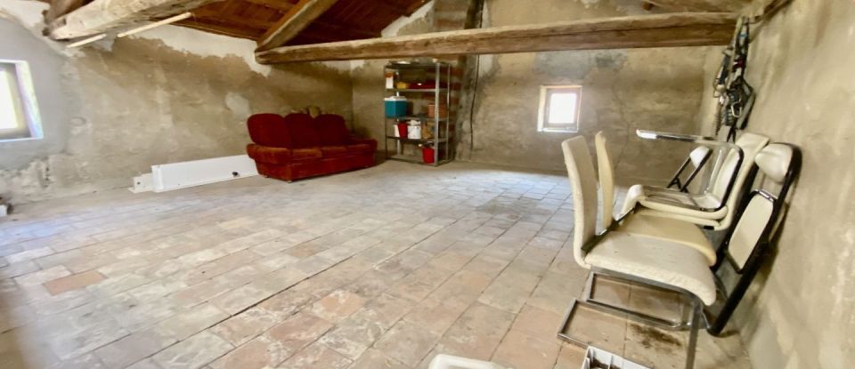 House 5 rooms of 150 m² in Laudun-l'Ardoise (30290)