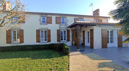 House 6 rooms of 224 m² in Neuvy-Bouin (79130)