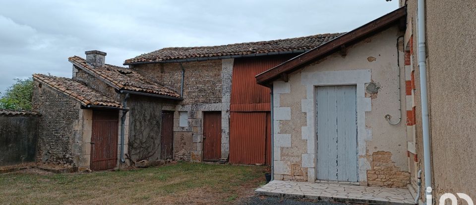 House 9 rooms of 126 m² in Vançais (79120)