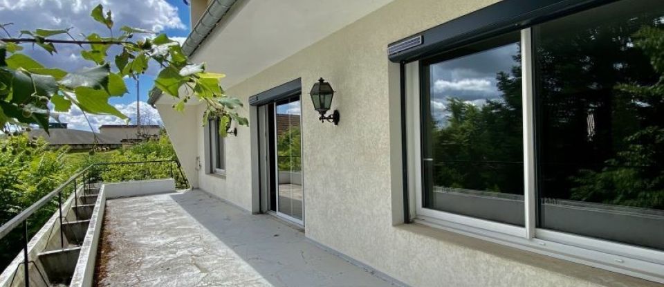 Maison 10 pièces de 288 m² à Saint-Georges-sur-Baulche (89000)