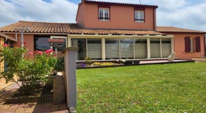 House 6 rooms of 121 m² in Aiffres (79230)