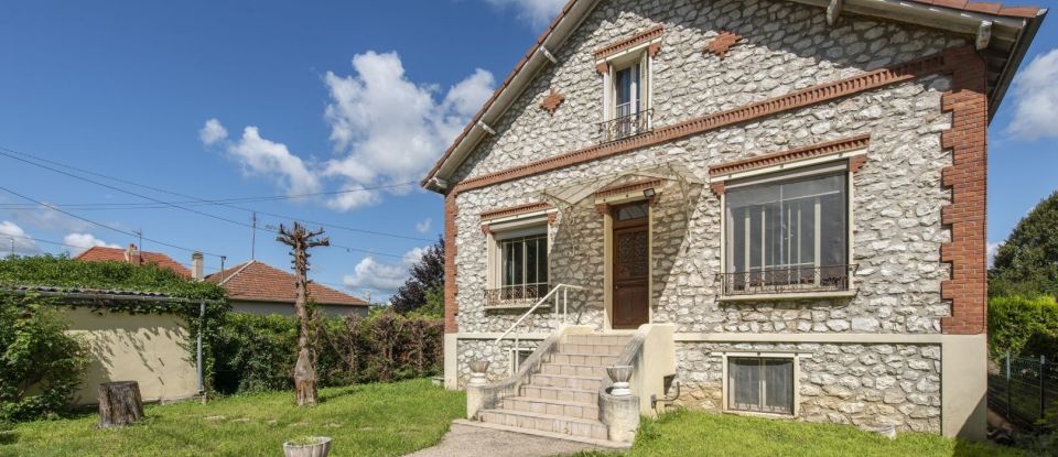 Maison 6 pièces de 122 m² à Varennes-sur-Seine (77130)