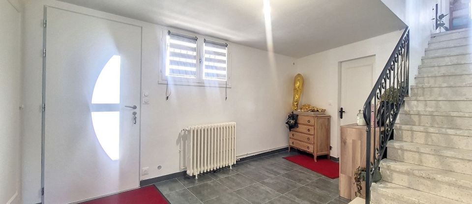 House 5 rooms of 113 m² in Breuil-Magné (17870)