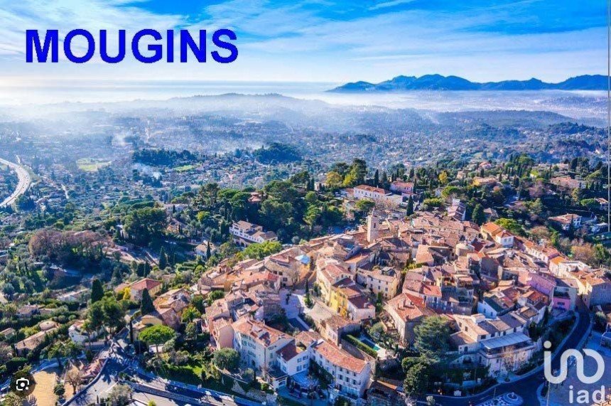 House 5 rooms of 120 m² in Mougins (06250)
