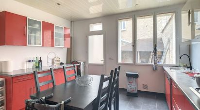House 8 rooms of 215 m² in Angerville (91670)